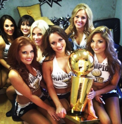 san-antonio-spurs-silver-dancers