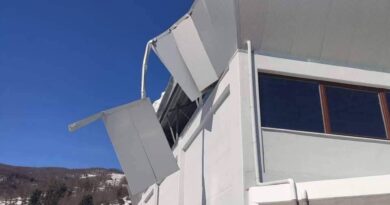 Η κακοκαιρία δημιούργησε ζημιές στο κλειστό της Ζαγοράς Η κακοκαιρία δημιούργησε ζημιές στο κλειστό της Ζαγοράς