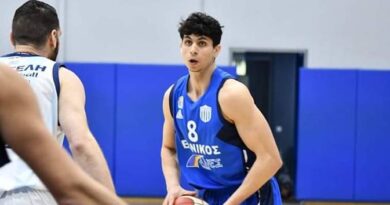 «Φλερτάρει» με τον Δούκα ο Λιβανός… «Φλερτάρει» με τον Δούκα ο Λιβανός…