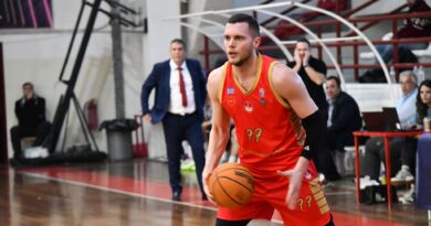 Εμεινε στον Πανερυθραϊκό ο Σιούντρης Εμεινε στον Πανερυθραϊκό ο Σιούντρης